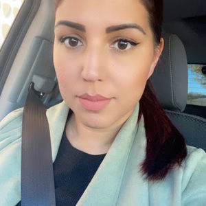 Meet your Posher, Dina